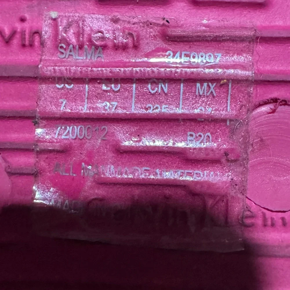 Calvin Klein Flip Flops Women’s size 7 logo shoes vacation Barbie pink sandals - Picture 4 of 5